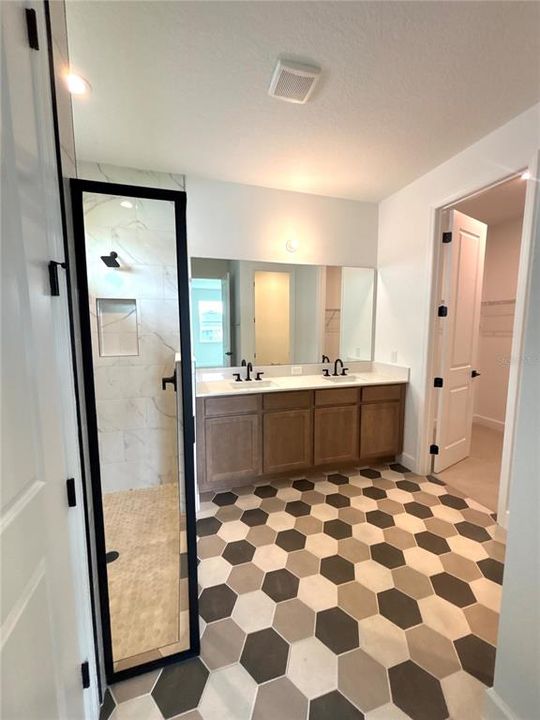 Под контрактом: $525,000 (3 спален, 2 ванн, 2233 Квадратных фут)