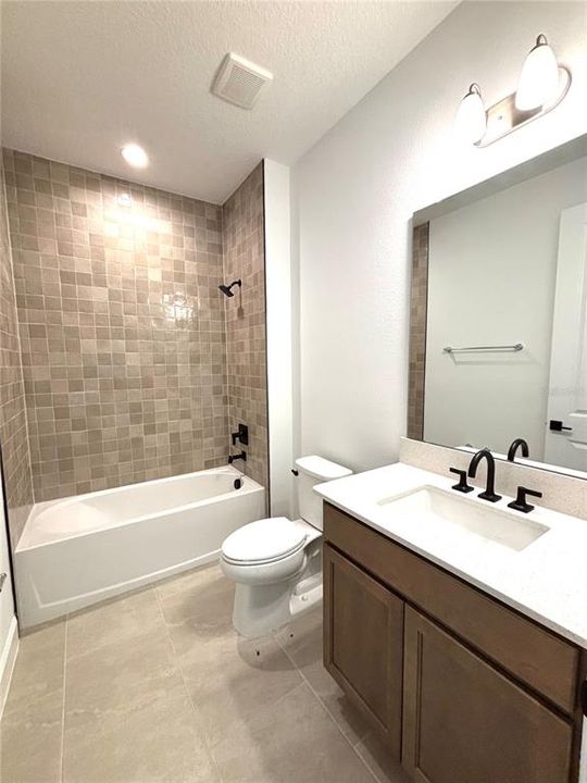 Под контрактом: $525,000 (3 спален, 2 ванн, 2233 Квадратных фут)