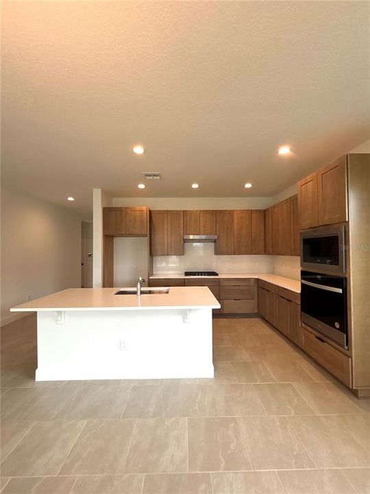 Под контрактом: $525,000 (3 спален, 2 ванн, 2233 Квадратных фут)