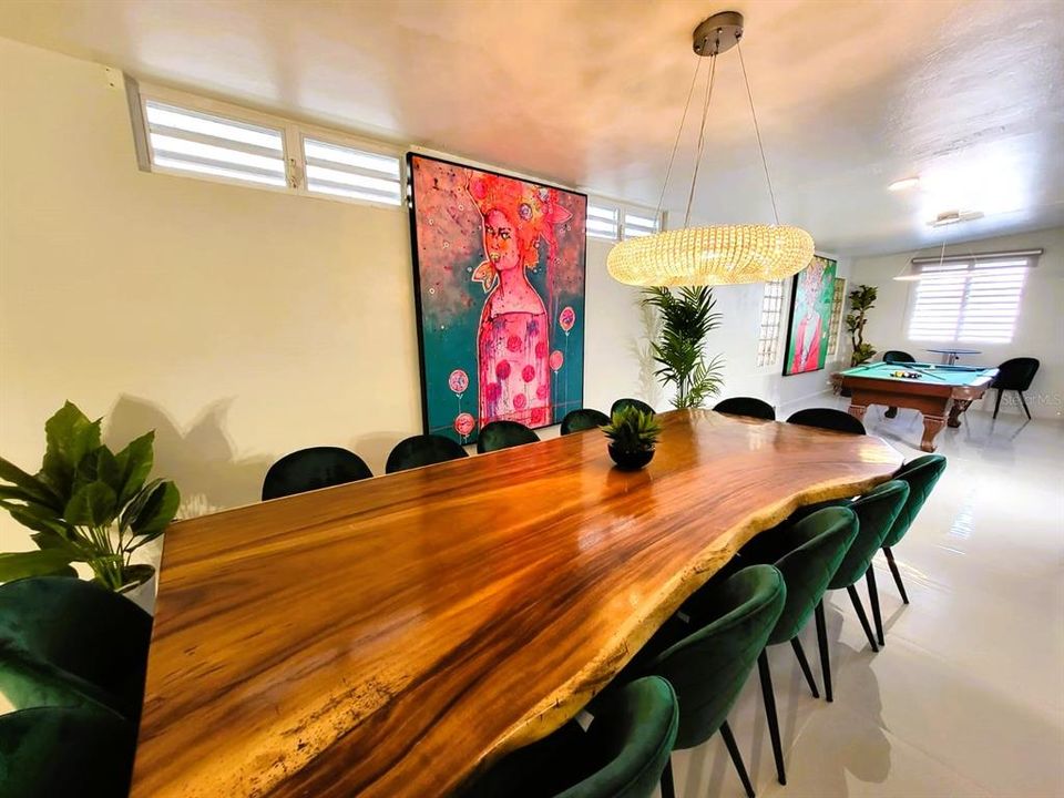 待售: $1,400,000 (8 贝兹, 7 浴室, 4014 平方英尺)