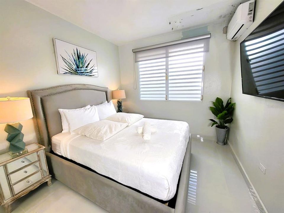 待售: $1,400,000 (8 贝兹, 7 浴室, 4014 平方英尺)