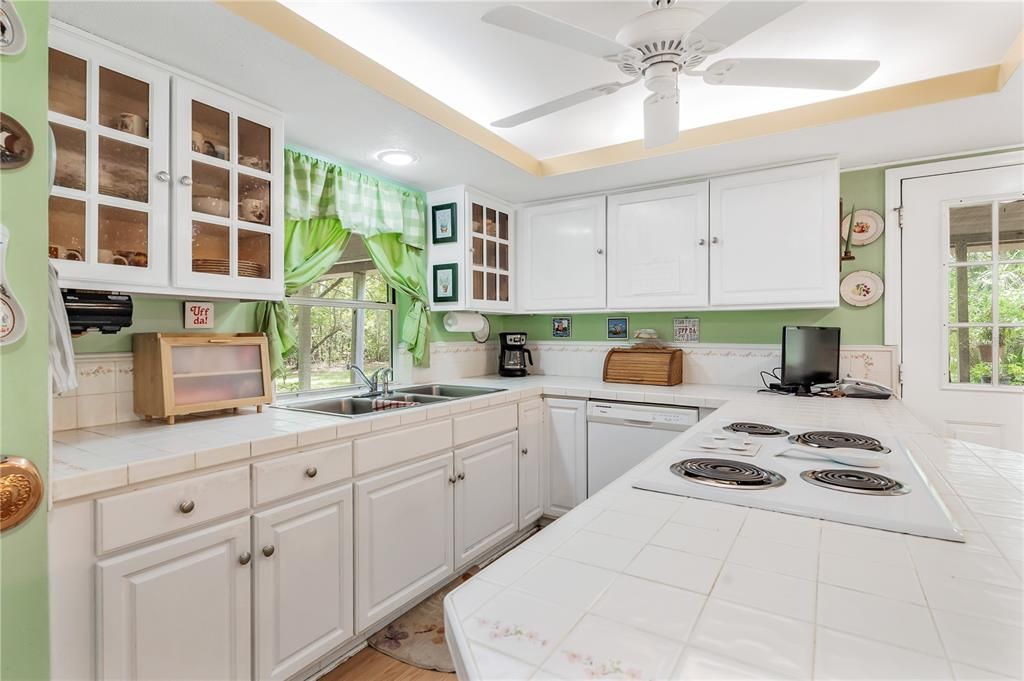 Activo con contrato: $625,000 (3 camas, 2 baños, 1920 Pies cuadrados)