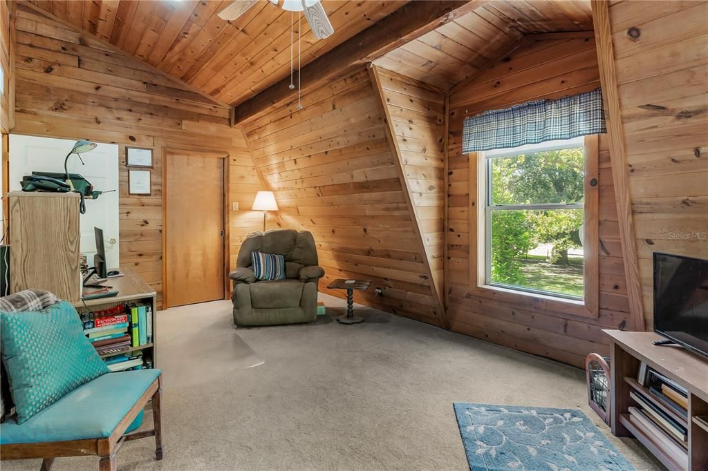 Activo con contrato: $625,000 (3 camas, 2 baños, 1920 Pies cuadrados)