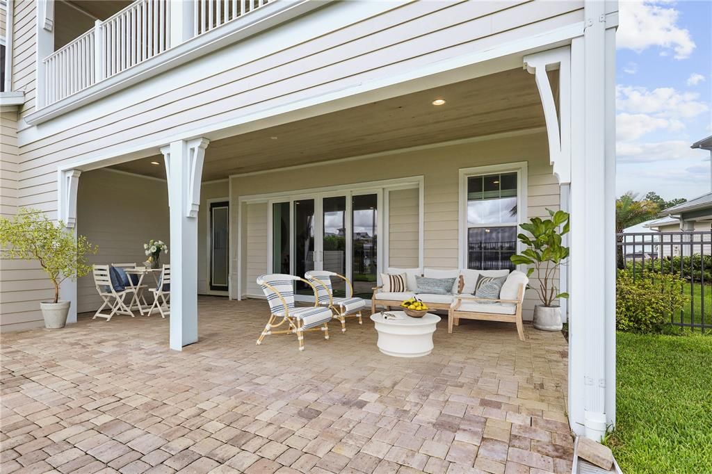 For Sale: $1,100,000 (4 beds, 2 baths, 2639 Square Feet)