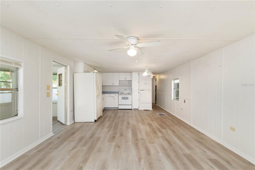 For Sale: $139,000 (2 beds, 2 baths, 784 Square Feet)