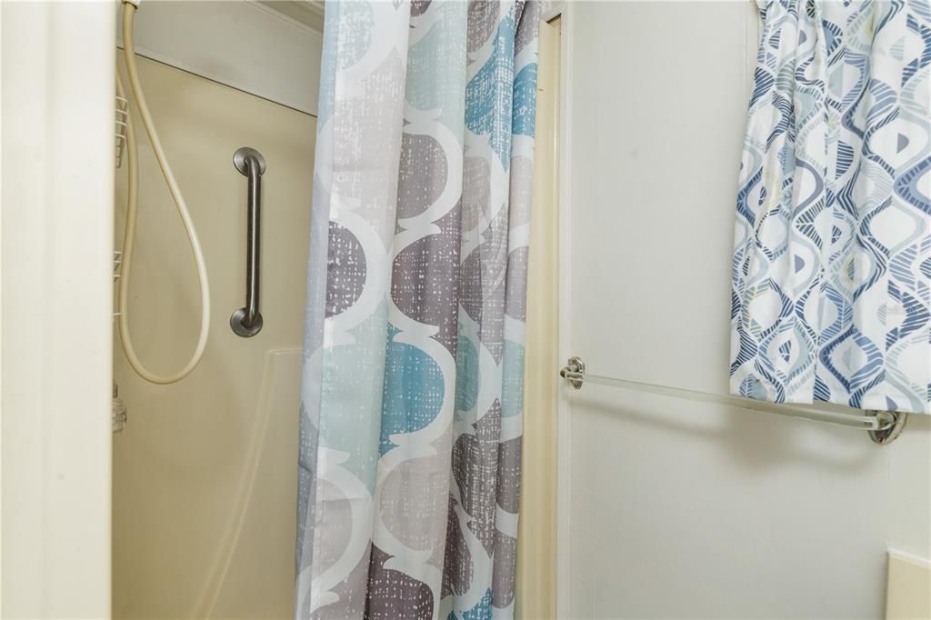 For Sale: $139,000 (2 beds, 2 baths, 784 Square Feet)