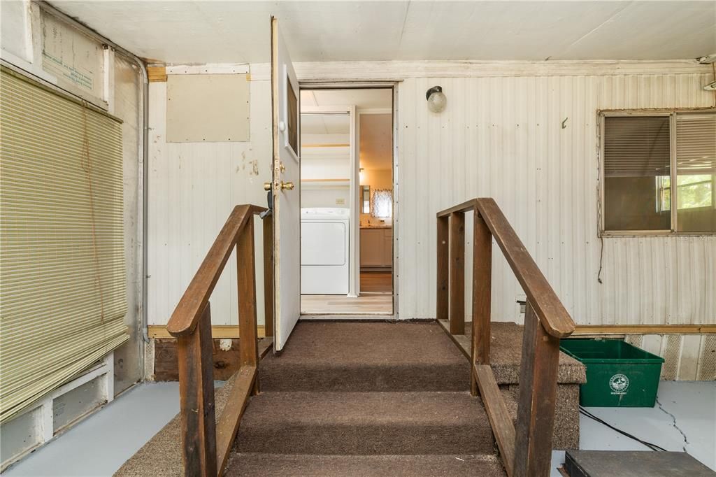 For Sale: $139,000 (2 beds, 2 baths, 784 Square Feet)