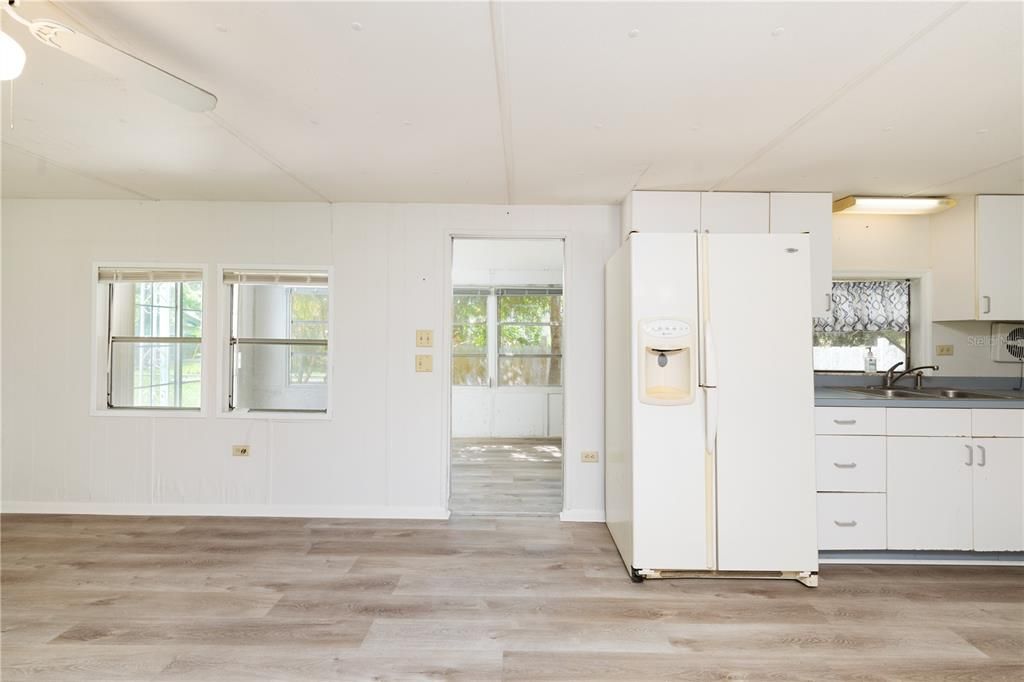 For Sale: $139,000 (2 beds, 2 baths, 784 Square Feet)