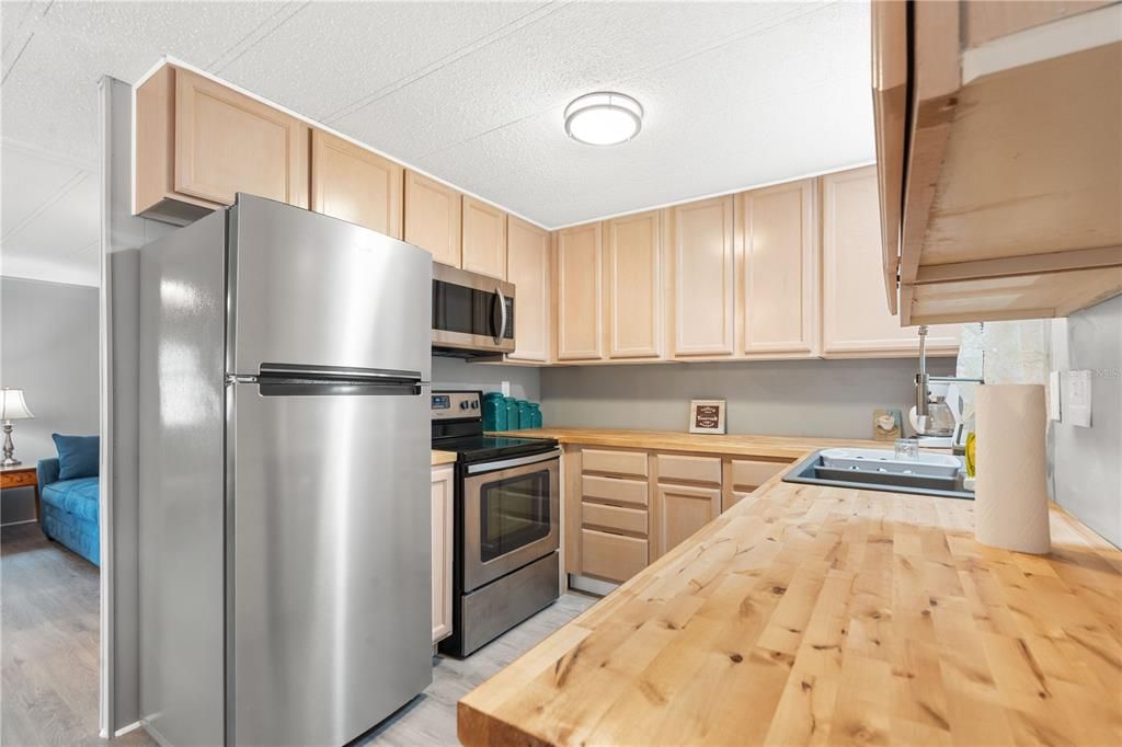 На продажу: $147,900 (2 спален, 2 ванн, 816 Квадратных фут)