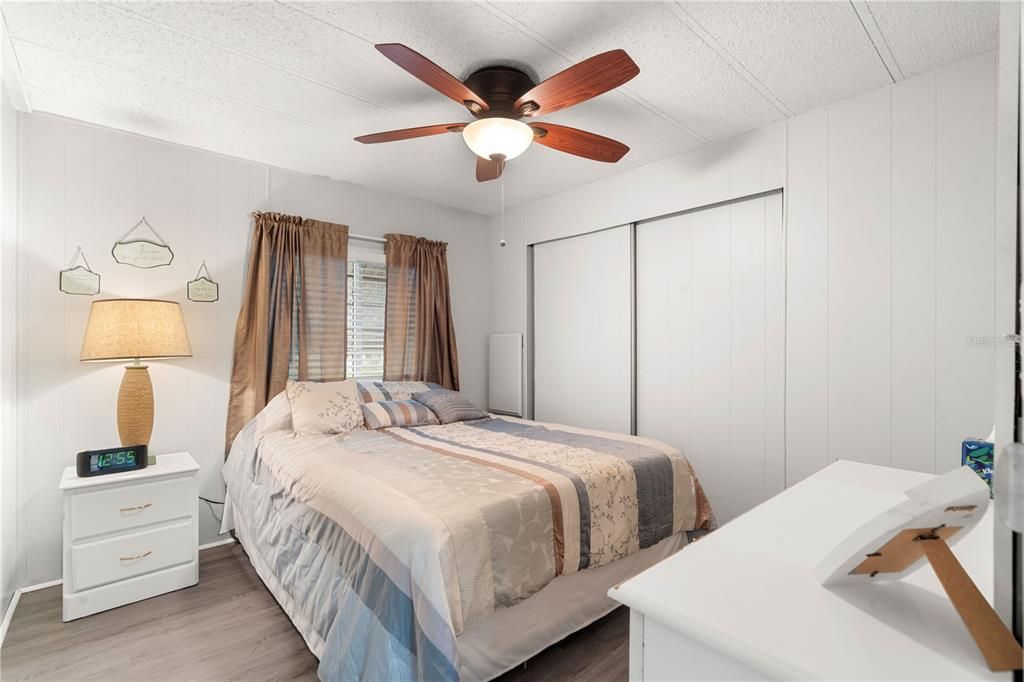 На продажу: $147,900 (2 спален, 2 ванн, 816 Квадратных фут)