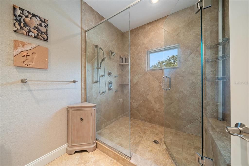 En Venta: $1,459,000 (3 camas, 2 baños, 2723 Pies cuadrados)