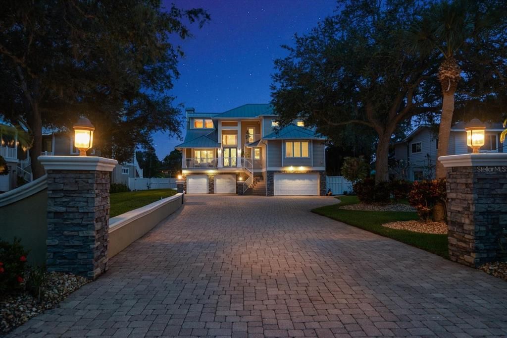 En Venta: $1,459,000 (3 camas, 2 baños, 2723 Pies cuadrados)