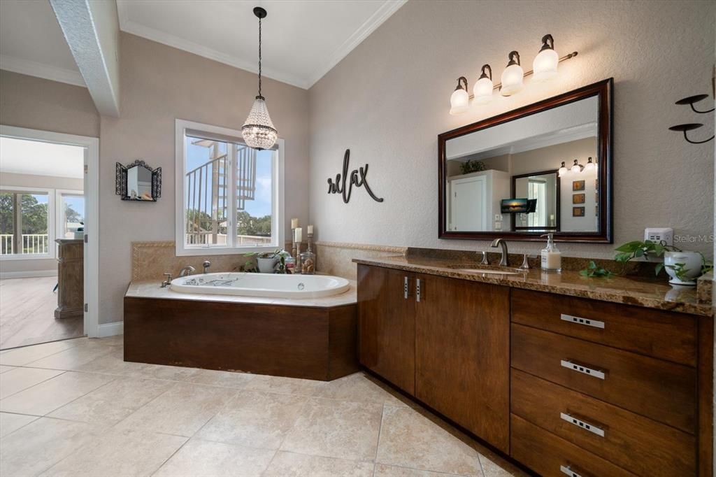 En Venta: $1,459,000 (3 camas, 2 baños, 2723 Pies cuadrados)