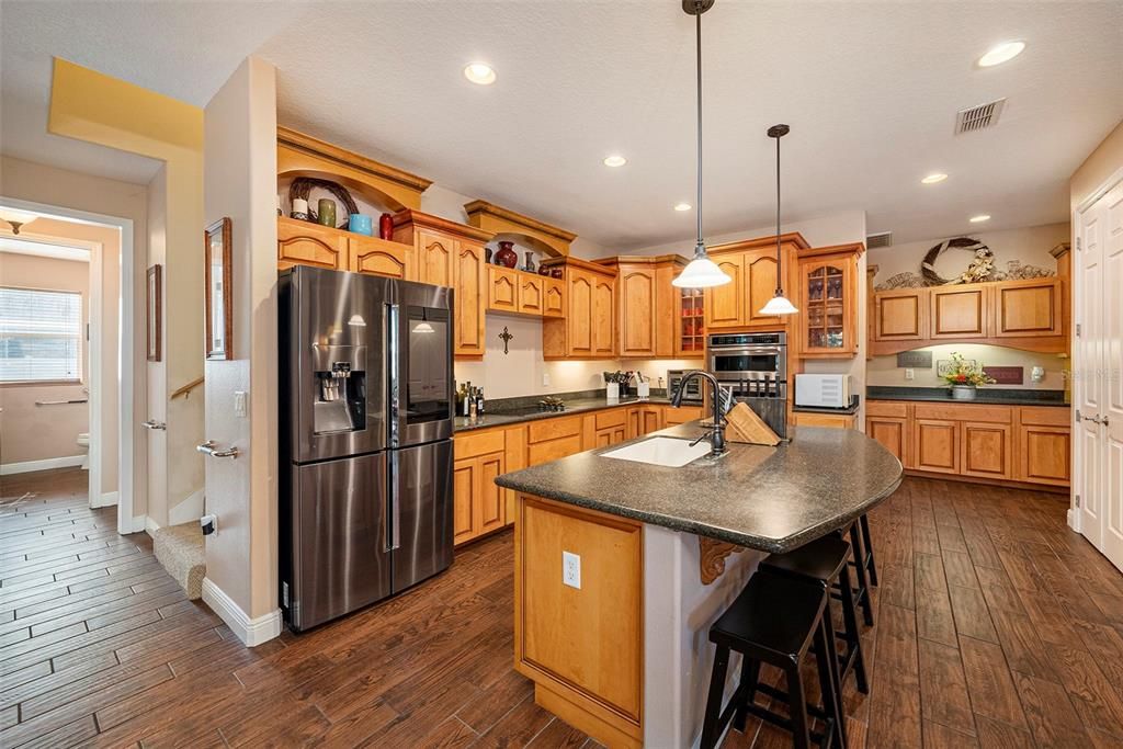 For Sale: $799,000 (5 beds, 4 baths, 3524 Square Feet)