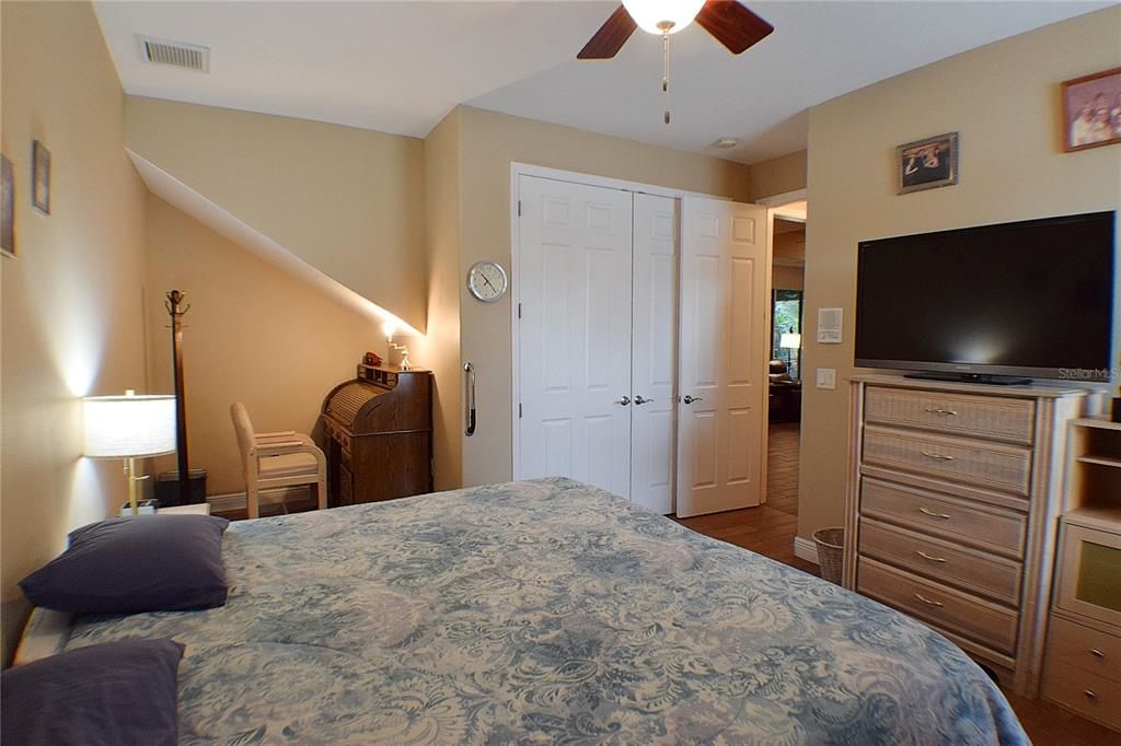 For Sale: $799,000 (5 beds, 4 baths, 3524 Square Feet)