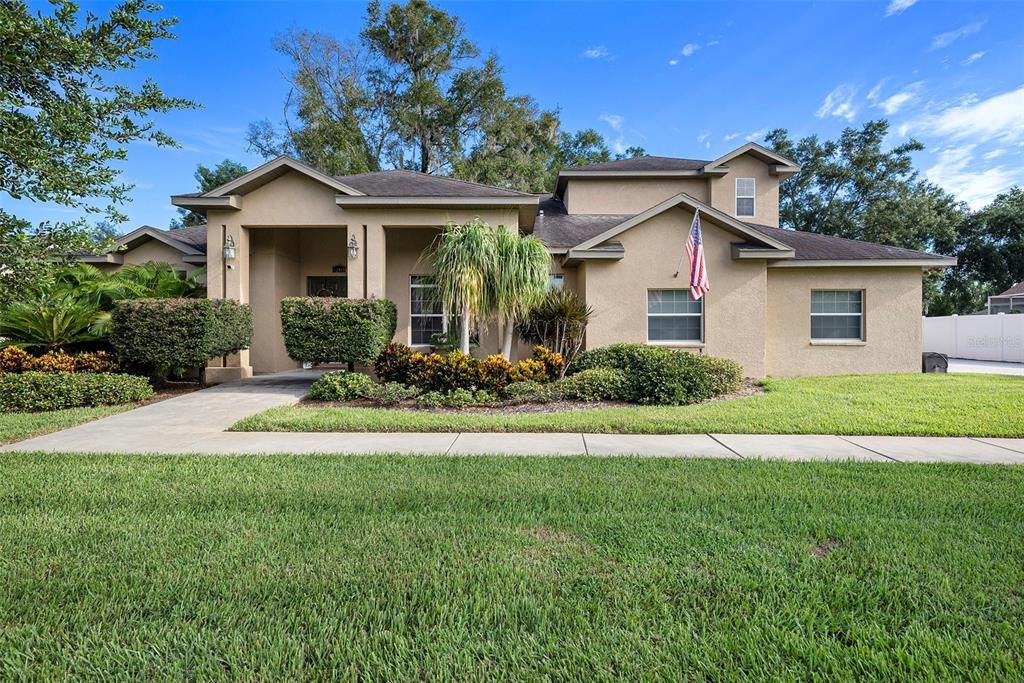 For Sale: $799,000 (5 beds, 4 baths, 3524 Square Feet)