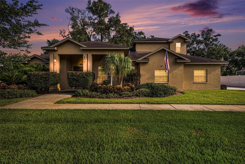 For Sale: $799,000 (5 beds, 4 baths, 3524 Square Feet)