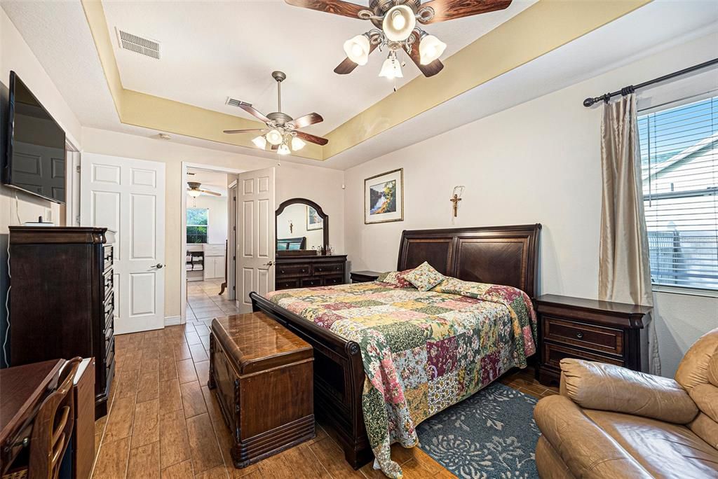 For Sale: $799,000 (5 beds, 4 baths, 3524 Square Feet)