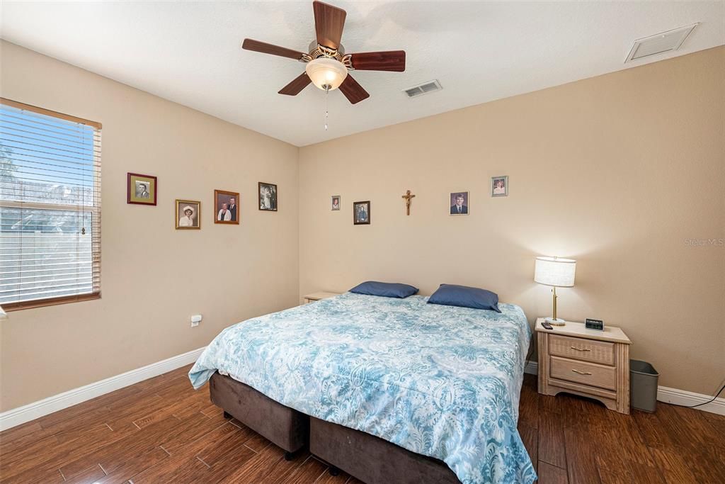 For Sale: $799,000 (5 beds, 4 baths, 3524 Square Feet)