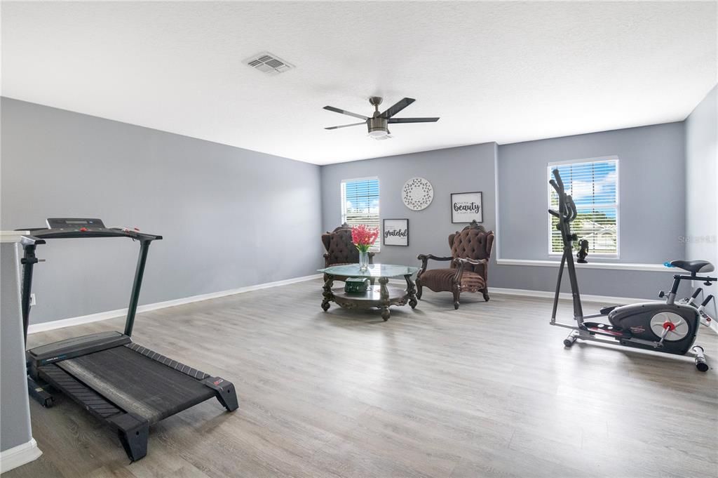 For Sale: $694,000 (5 beds, 4 baths, 3439 Square Feet)