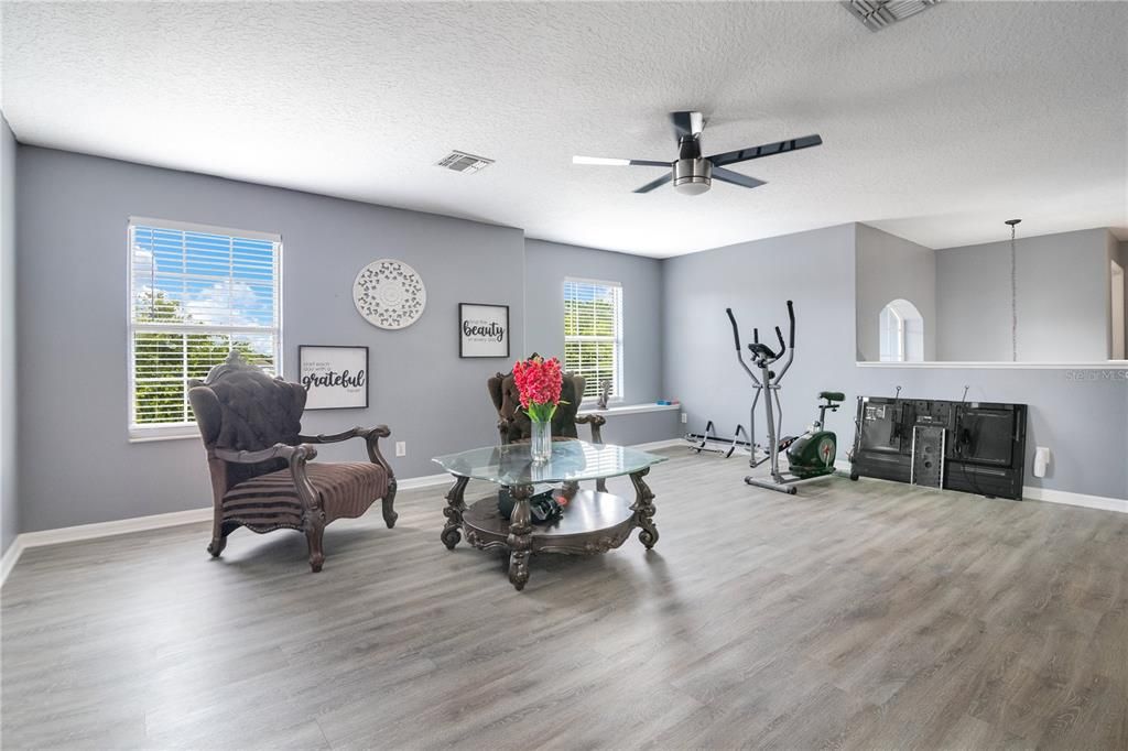 For Sale: $694,000 (5 beds, 4 baths, 3439 Square Feet)