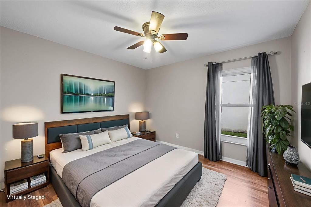 Active With Contract: $308,990 (3 beds, 2 baths, 1284 Square Feet)