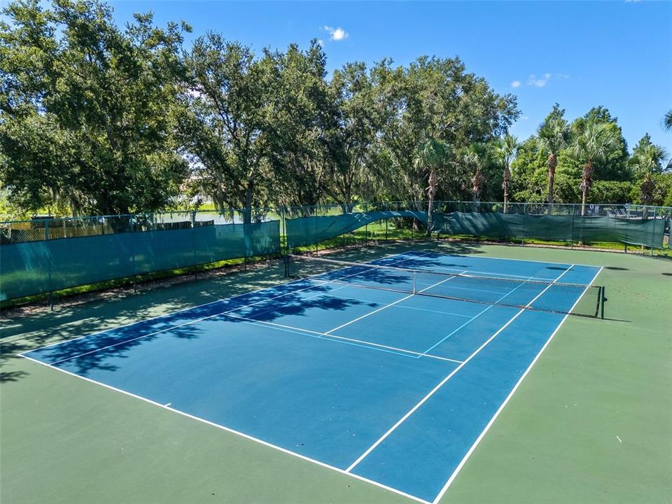 Active With Contract: $308,990 (3 beds, 2 baths, 1284 Square Feet)