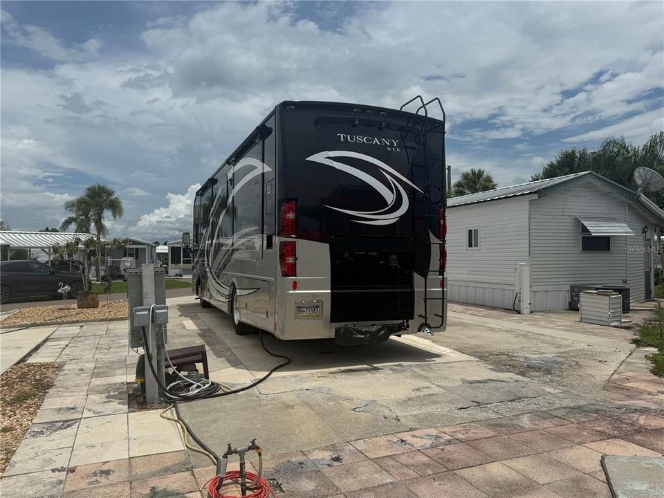 待售: $60,000 (0.04 acres)