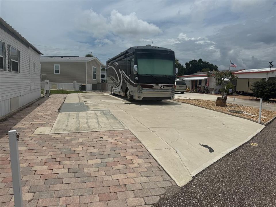 待售: $60,000 (0.04 acres)