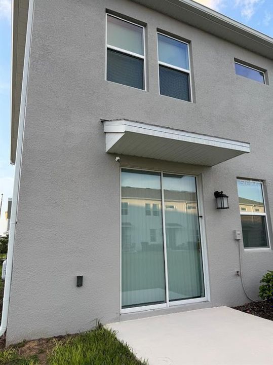 合同活跃: $1,920 (3 贝兹, 2 浴室, 1834 平方英尺)