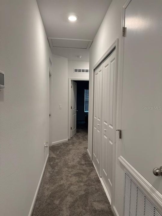 合同活跃: $1,920 (3 贝兹, 2 浴室, 1834 平方英尺)