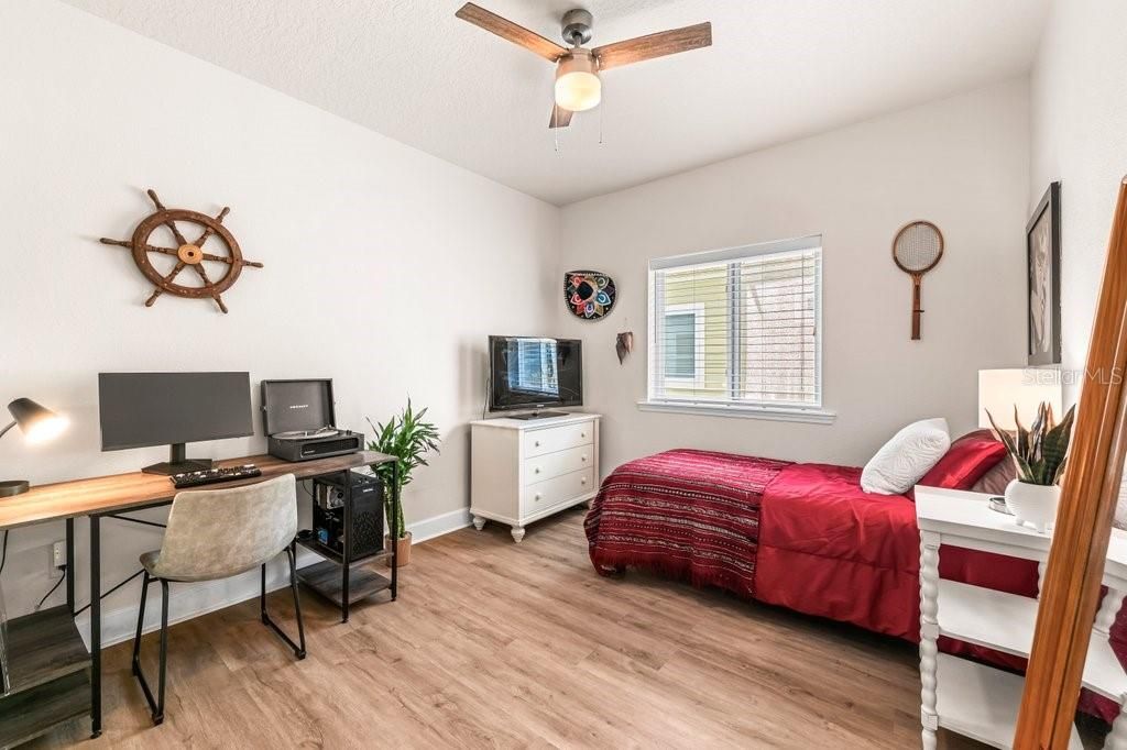 待售: $700,000 (4 贝兹, 3 浴室, 2637 平方英尺)