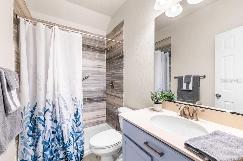 待售: $700,000 (4 贝兹, 3 浴室, 2637 平方英尺)