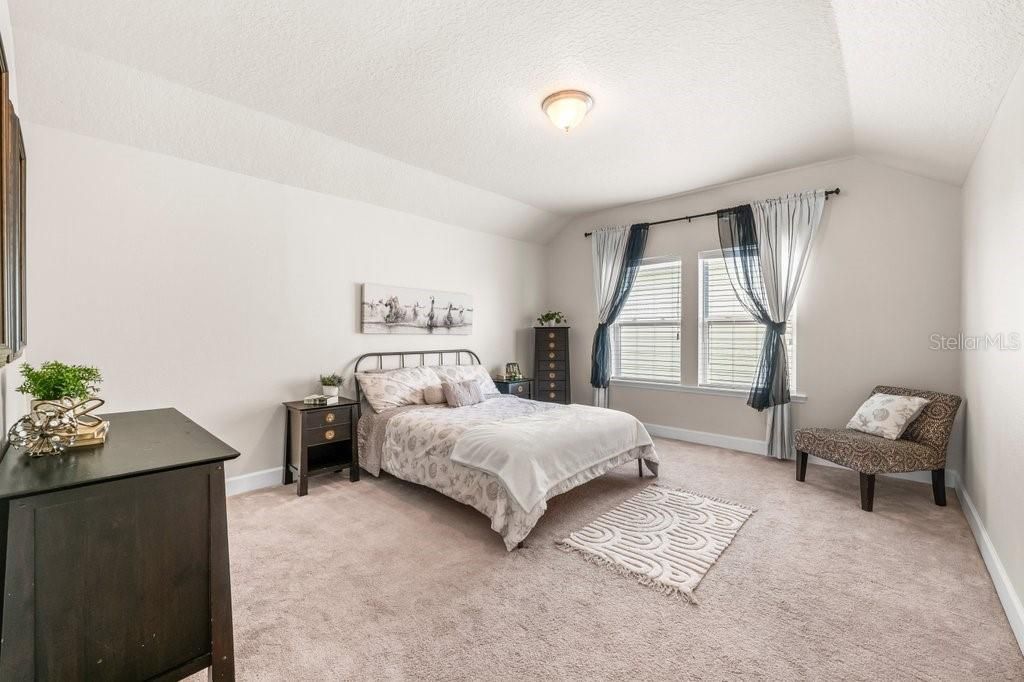 待售: $700,000 (4 贝兹, 3 浴室, 2637 平方英尺)