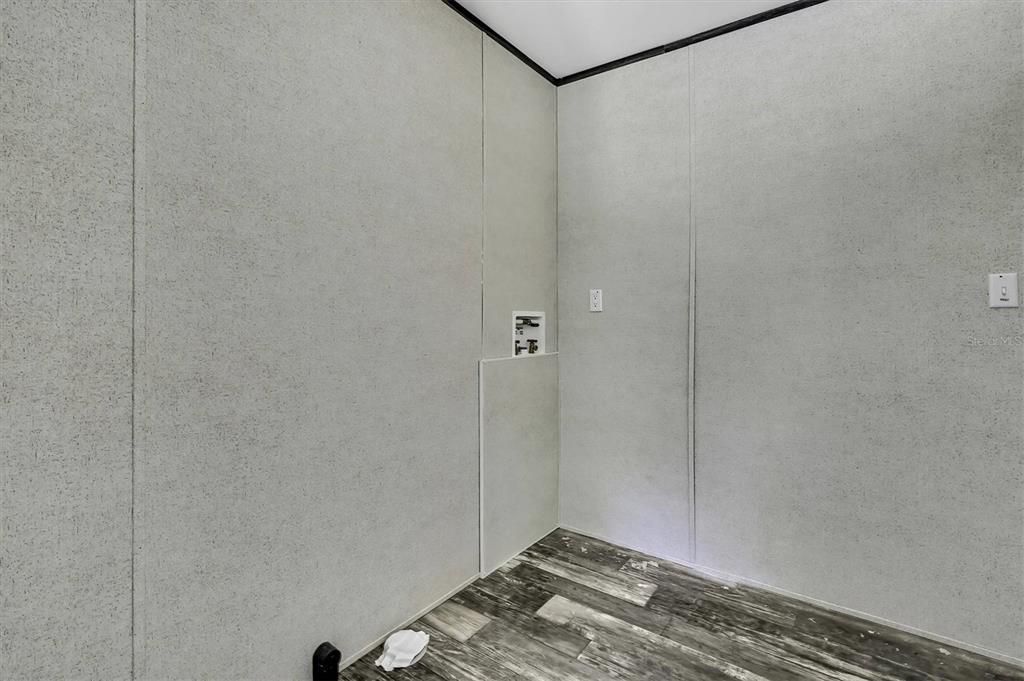 合同活跃: $219,900 (3 贝兹, 2 浴室, 1620 平方英尺)