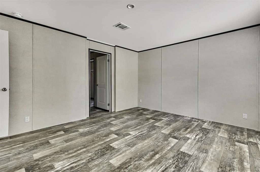 合同活跃: $219,900 (3 贝兹, 2 浴室, 1620 平方英尺)