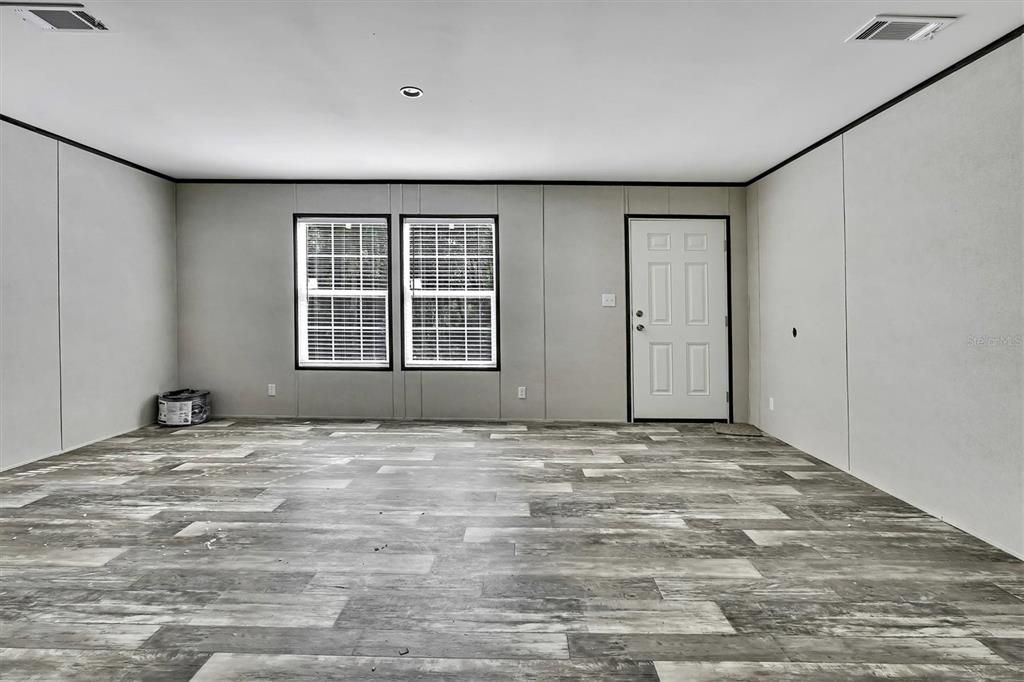 合同活跃: $219,900 (3 贝兹, 2 浴室, 1620 平方英尺)