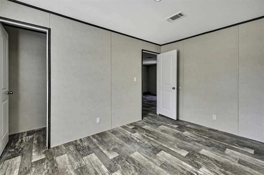 合同活跃: $219,900 (3 贝兹, 2 浴室, 1620 平方英尺)