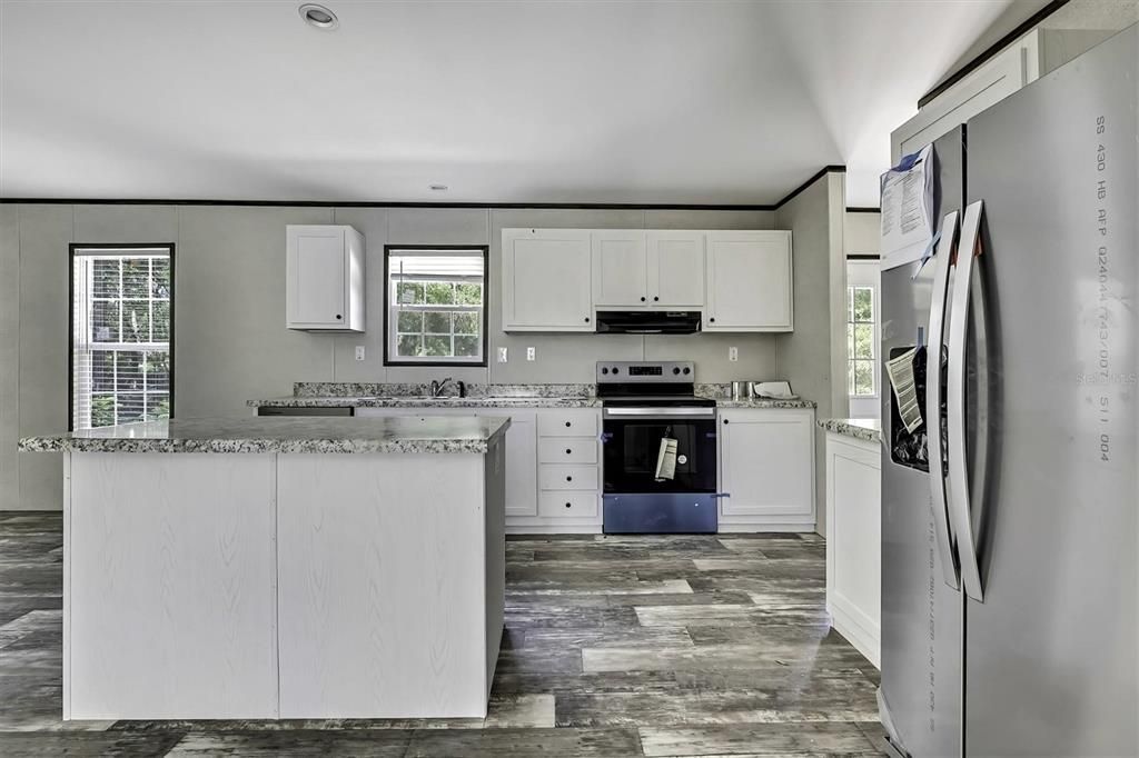 合同活跃: $219,900 (3 贝兹, 2 浴室, 1620 平方英尺)