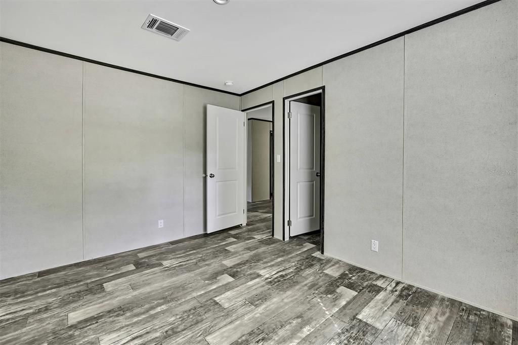 合同活跃: $219,900 (3 贝兹, 2 浴室, 1620 平方英尺)