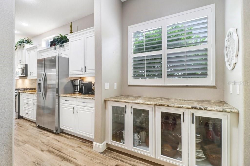 Под контрактом: $750,000 (3 спален, 2 ванн, 2202 Квадратных фут)