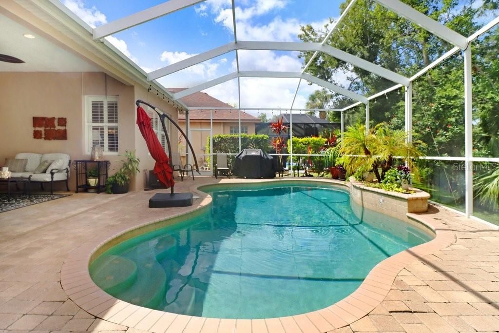 Под контрактом: $750,000 (3 спален, 2 ванн, 2202 Квадратных фут)