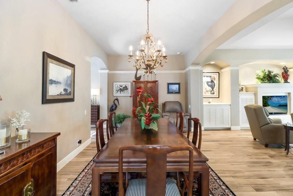 Под контрактом: $750,000 (3 спален, 2 ванн, 2202 Квадратных фут)