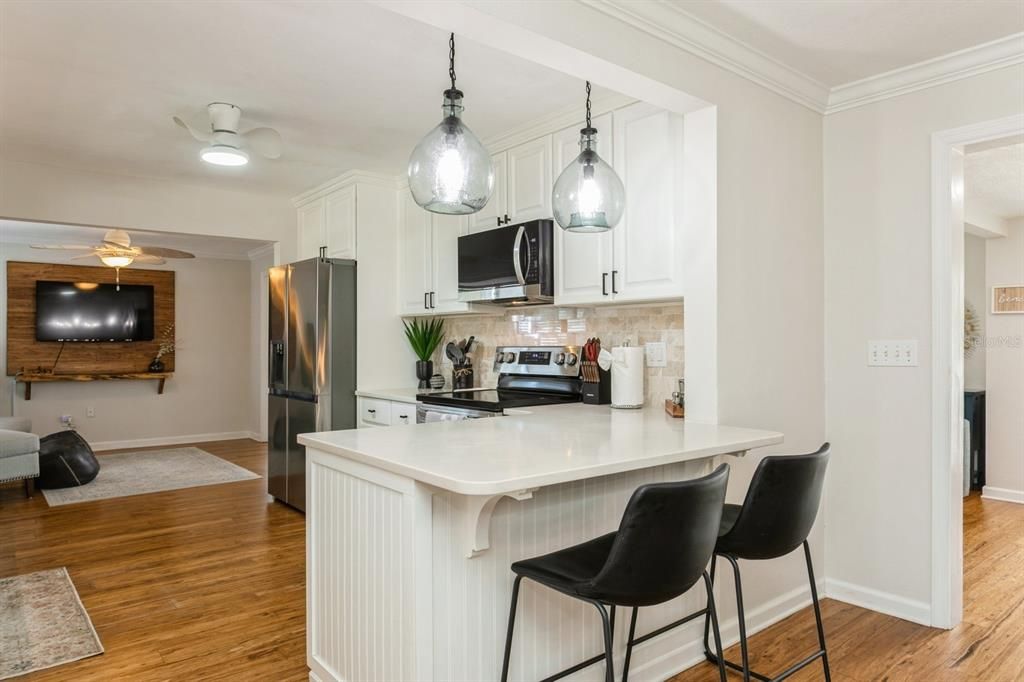 合同活跃: $679,900 (3 贝兹, 2 浴室, 1788 平方英尺)