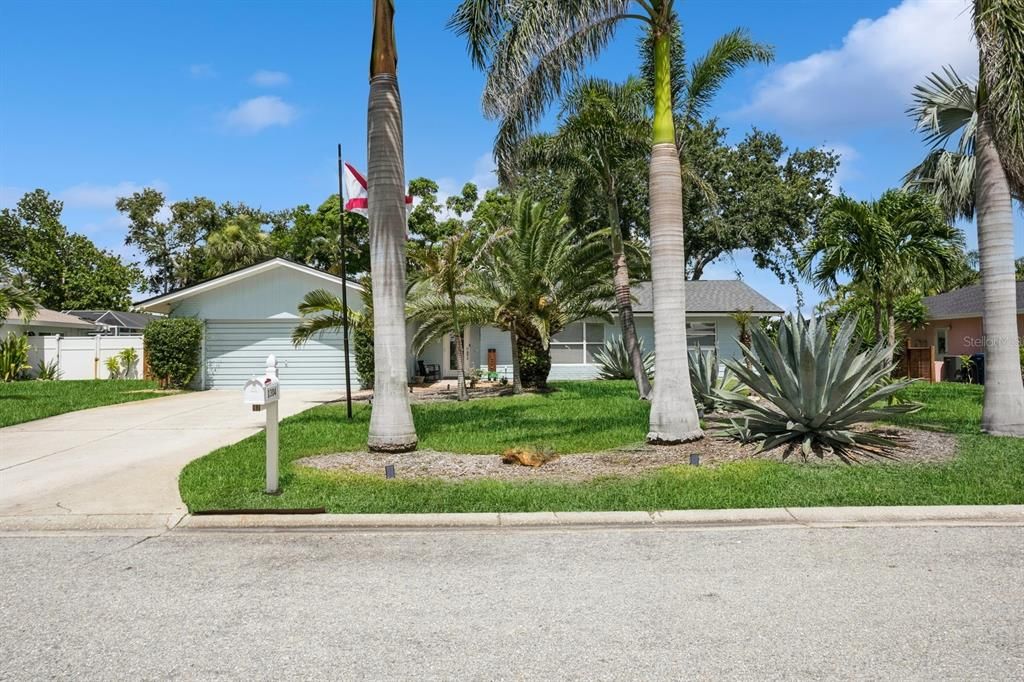 合同活跃: $679,900 (3 贝兹, 2 浴室, 1788 平方英尺)