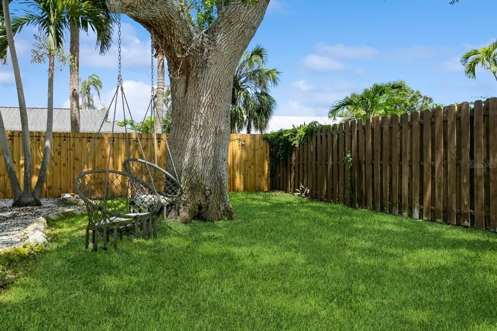 合同活跃: $679,900 (3 贝兹, 2 浴室, 1788 平方英尺)