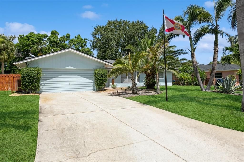 合同活跃: $679,900 (3 贝兹, 2 浴室, 1788 平方英尺)