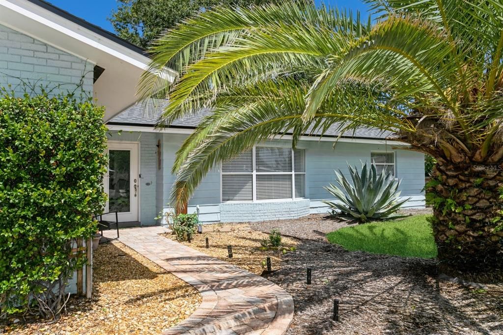 合同活跃: $679,900 (3 贝兹, 2 浴室, 1788 平方英尺)