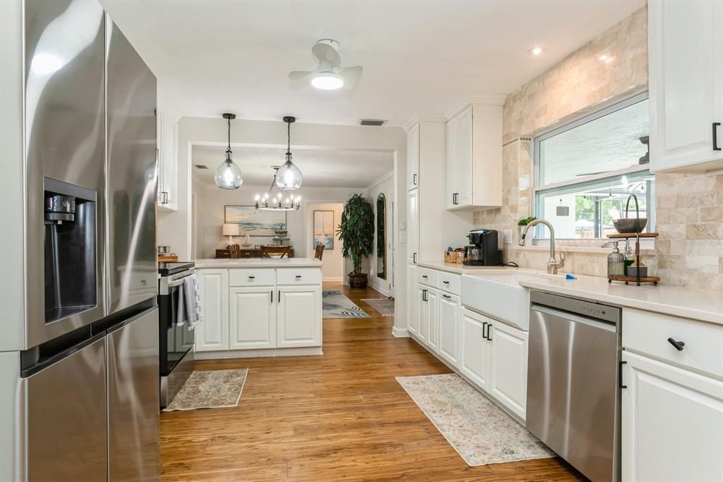 合同活跃: $679,900 (3 贝兹, 2 浴室, 1788 平方英尺)