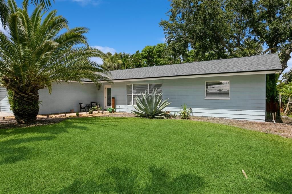 合同活跃: $679,900 (3 贝兹, 2 浴室, 1788 平方英尺)